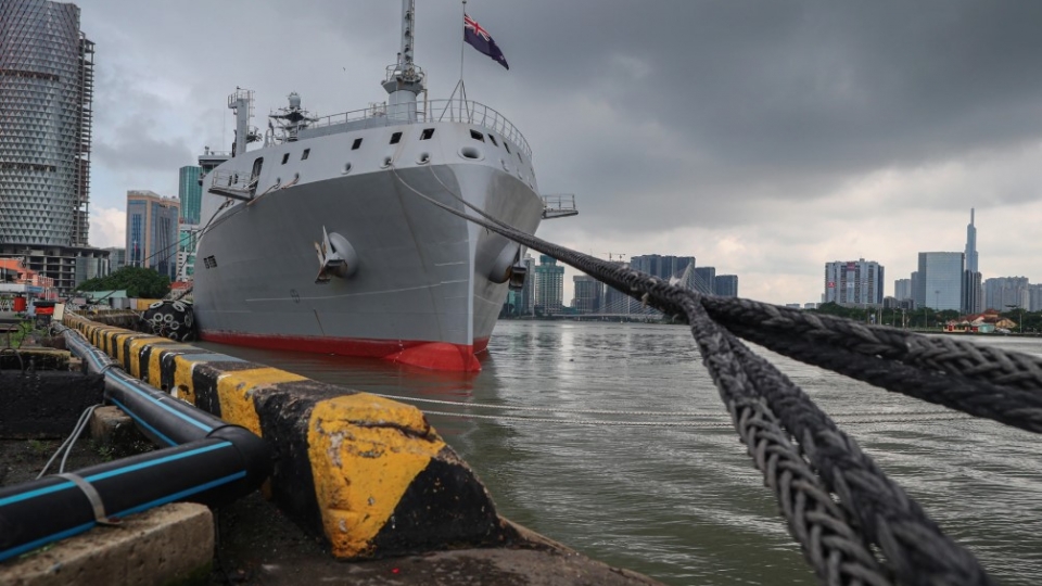 New Zealand’s largest naval logistics ship visits Ho Chi Minh City